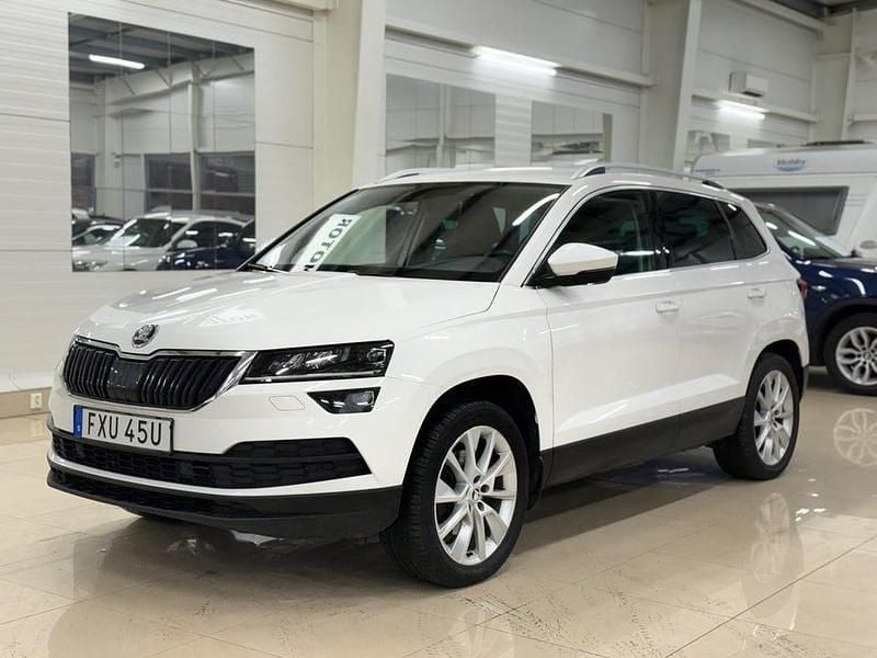 Vit Begagnad 2019 Skoda Karoq Business Line SUV | 239 900 kr (Bra pris) - Bild 1/4