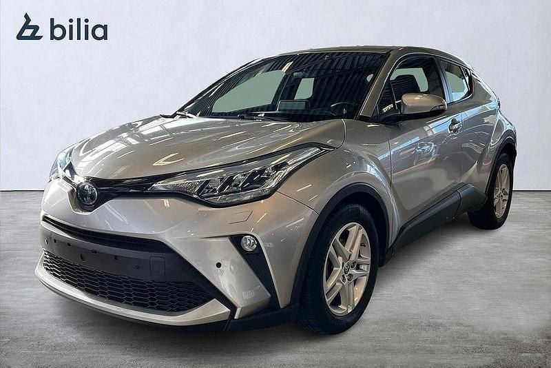 Silver Begagnad 2022 Toyota C-HR Active SUV | 229 900 kr (Superpris) - Bild 1/3