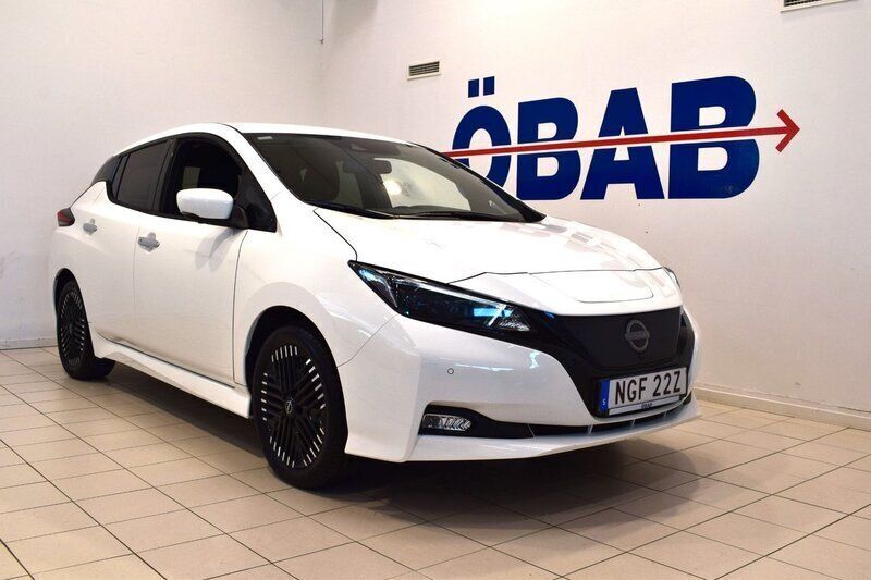 Vit Begagnad 2022 Nissan Leaf N-Connecta Halvkombi | 178 800 kr (Superpris) - Bild 1/4