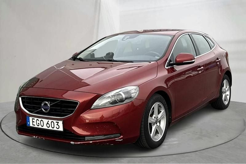 Röd Begagnad 2014 Volvo V40 Kombi | 110 000 kr (Marknadspris) - Bild 1/4