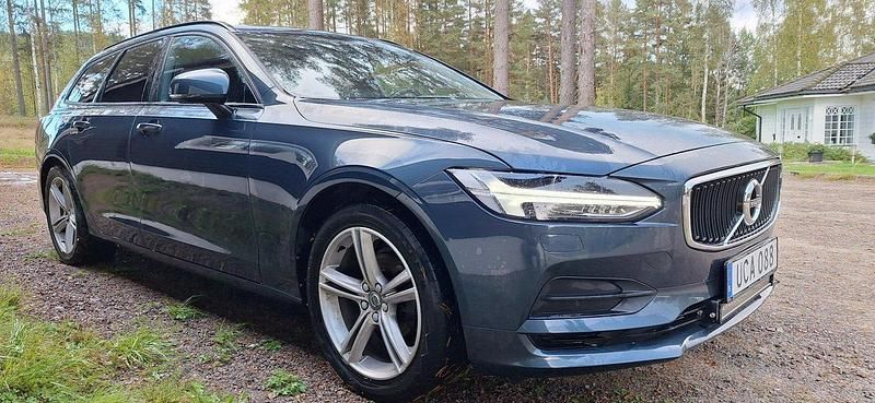 Blå Begagnad 2018 Volvo V90 Kinetic Kombi | 172 000 kr (Bra pris) - Bild 1/4