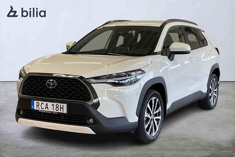 Vit Ny 2025 Toyota Corolla Cross SUV | 399 900 kr - Bild 1/1