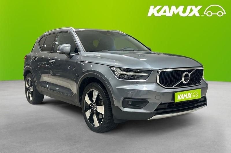 Silver/grå Begagnad 2018 Volvo XC40 Momentum SUV | 279 800 kr (Marknadspris) - Bild 1/4
