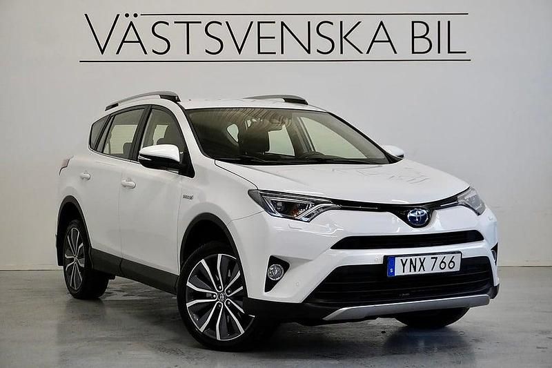 Vit Begagnad 2017 Toyota RAV4 Hybrid Active SUV | 219 000 kr (Marknadspris) - Bild 1/4