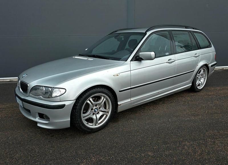 Begagnad BMW 320 170 HK (125 kW) 2005 Kombi