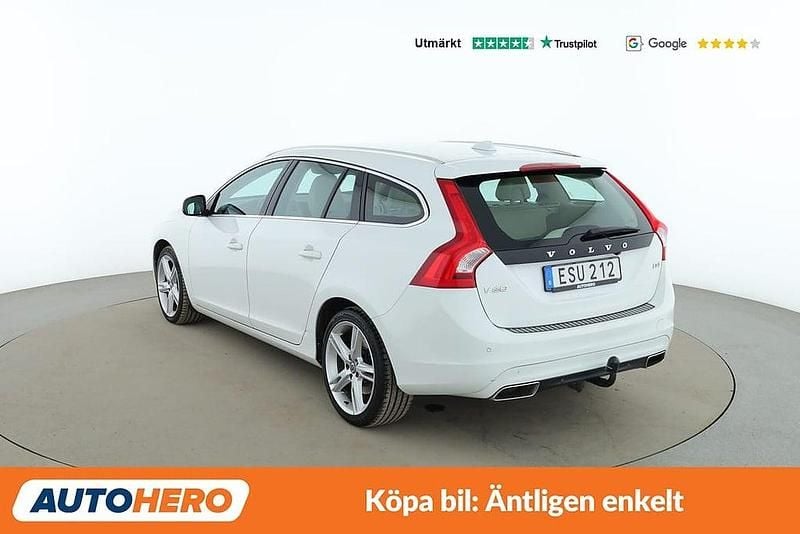 Begagnad Volvo V60 Summum 192 HK (141 kW) 2016 Vit Kombi