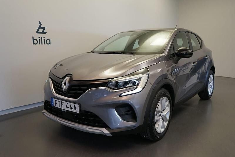 Grå Begagnad 2022 Renault Captur Zen SUV | 179 500 kr (Marknadspris) - Bild 1/3