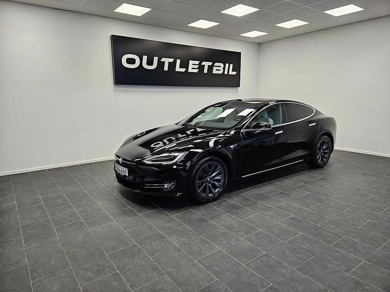 Begagnad Tesla Model S Long Range AWD 311 kW (423 HK) 2019 Svart Halvkombi