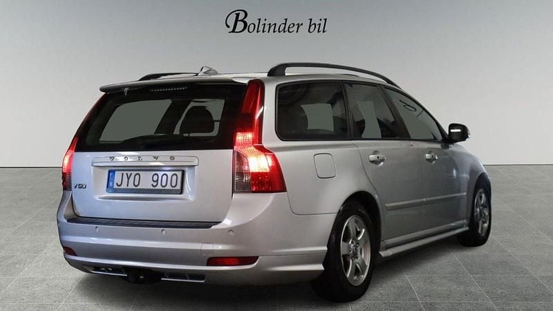 Begagnad Volvo V50 R-Design 125 HK (91 kW) 2009 Ljusgrå Kombi