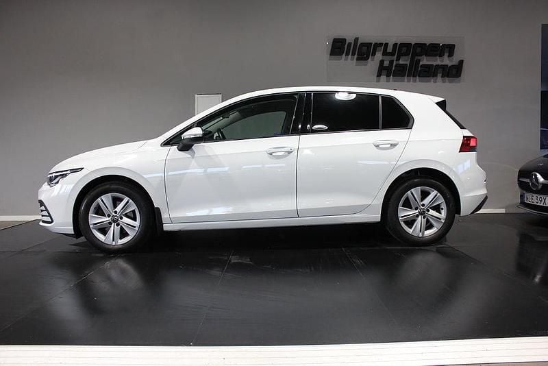 Begagnad VW Golf VIII 116 HK (85 kW) 2021 Vit Halvkombi
