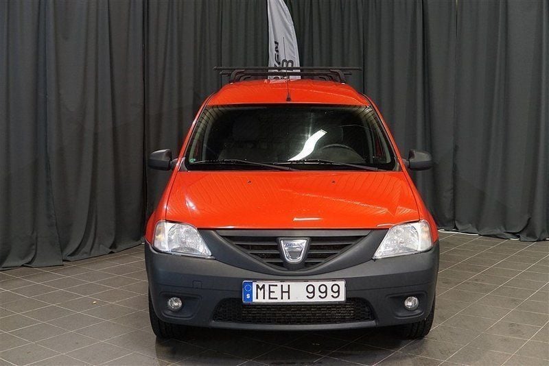 Begagnad Dacia Logan 88 HK (64 kW) 2011 Röd Sedan
