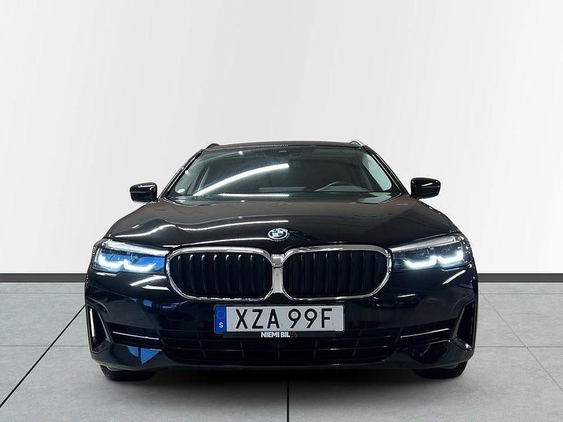 Begagnad BMW 530 292 HK (214 kW) 2022 Svart Kombi