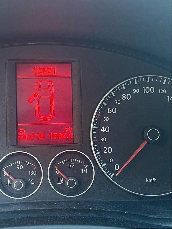 Silver Begagnad 2008 VW Golf VI Halvkombi | 28 000 kr (Bra pris) - Bild 1/4