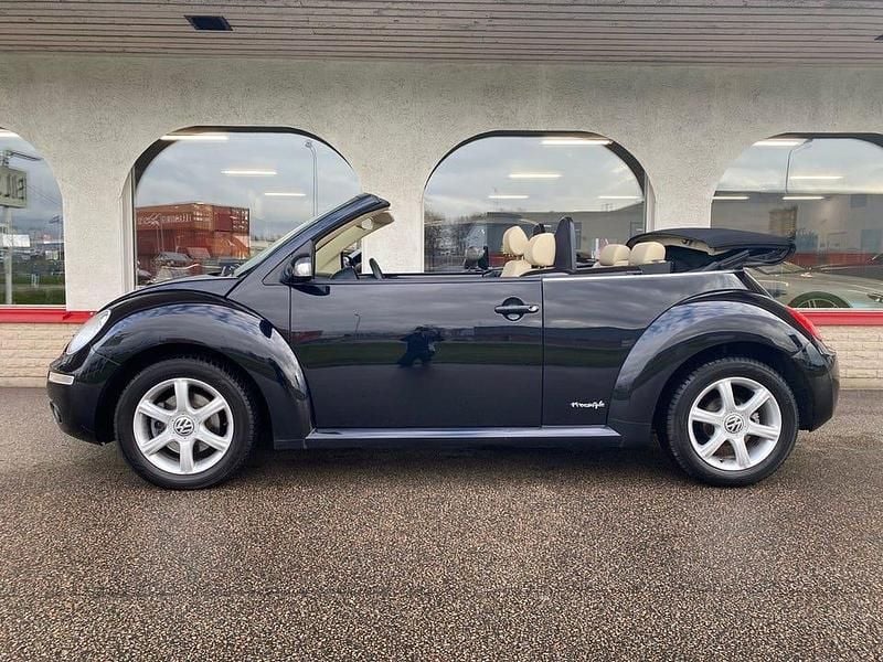 Begagnad VW Beetle Cabriolet Freestyle 150 HK (110 kW) 2010 Svart Cab