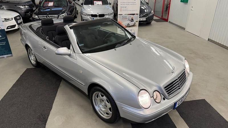 Begagnad Mercedes CLK230 193 HK (141 kW) 1998 Grå Cab