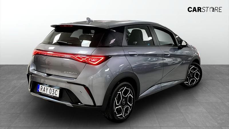 Begagnad BYD Dolphin Comfort 150 kW (204 HK) 2023 Grå Halvkombi
