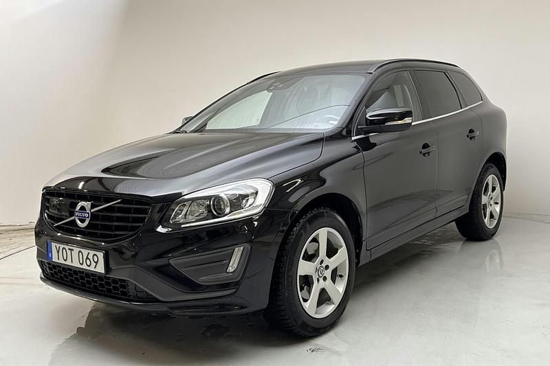 Svart Begagnad 2017 Volvo XC60 R-Design SUV | 244 800 kr (Marknadspris) - Bild 1/4