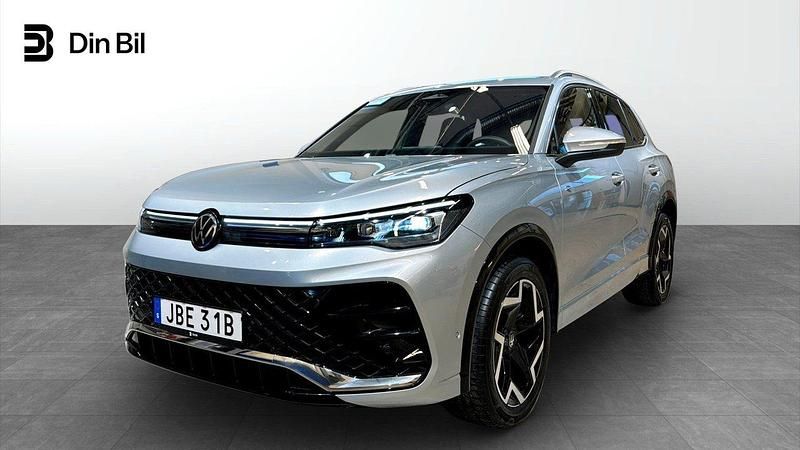 Silver Begagnad 2025 VW Tiguan R-line SUV | 489 900 kr (Lite dyr) - Bild 1/4