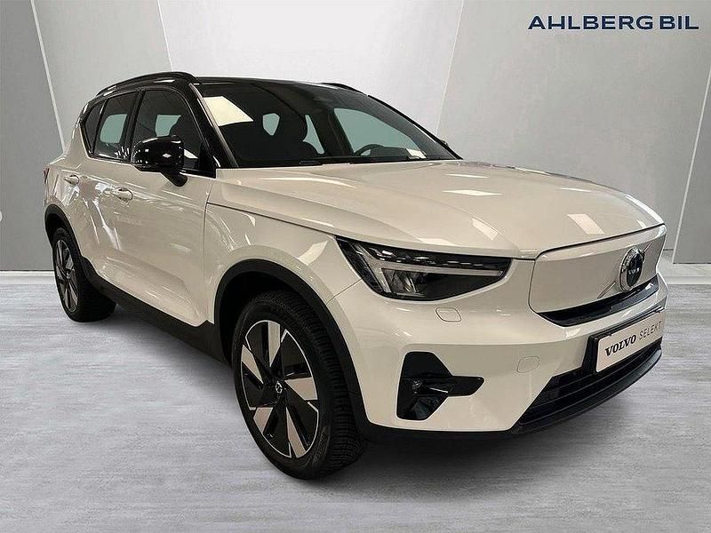 Vit Begagnad 2023 Volvo XC40 Plus SUV | 454 500 kr - Bild 1/3