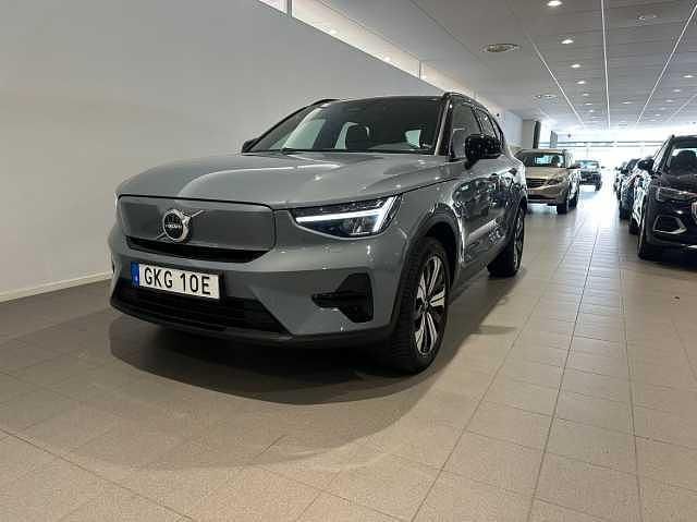 Grå Begagnad 2022 Volvo XC40 Core SUV | 344 500 kr - Bild 1/4