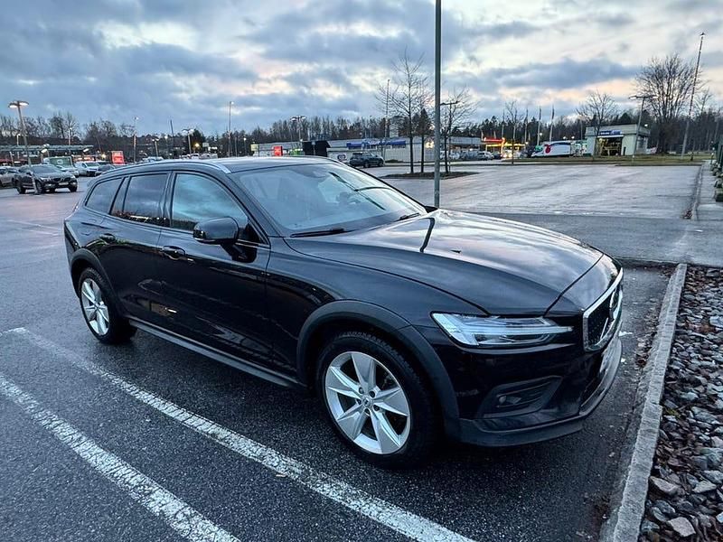 Begagnad Volvo V60 CC 197 HK (144 kW) 2021 Kombi