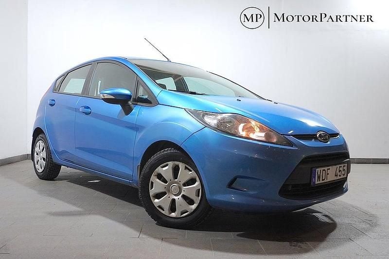 Begagnad Ford Fiesta Trend 75 HK (55 kW) 2010 Blå Halvkombi