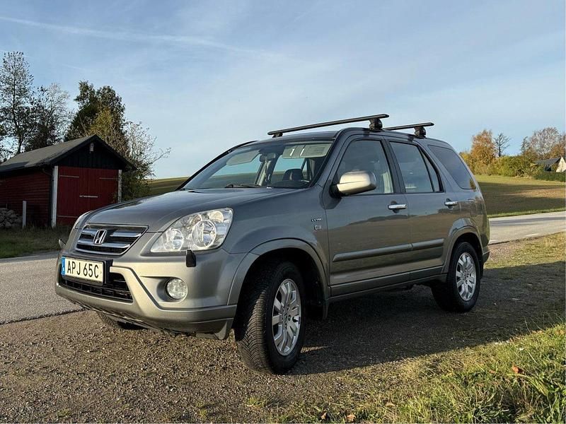 Silver Begagnad 2005 Honda CR-V SUV | 47 000 kr (Dyr) - Bild 1/4