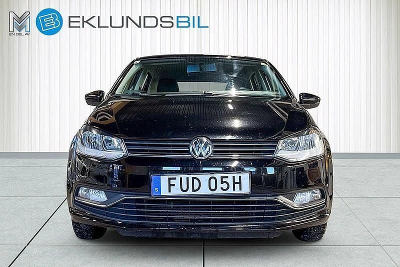 Begagnad VW Polo Highline 60 HK (44 kW) 2015 Svart Halvkombi