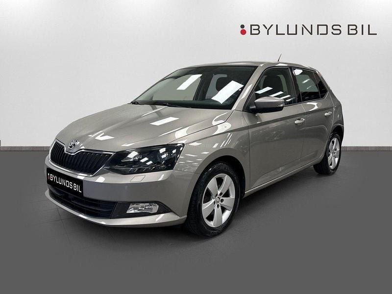 Ljusbrun Begagnad 2018 Skoda Fabia Style Halvkombi | 149 000 kr (Marknadspris) - Bild 1/4