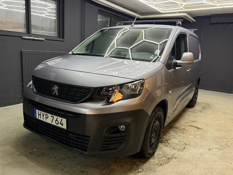 Begagnad 2018 Peugeot Partner Minibuss | 109 900 kr (Superpris) - Bild 1/4