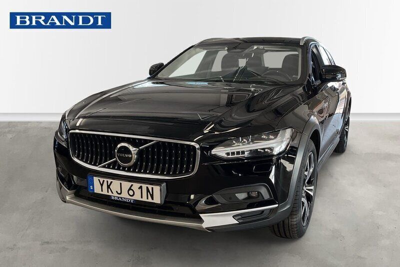 Svart Begagnad 2022 Volvo V90 CC Kombi | 379 900 kr (Marknadspris) - Bild 1/4