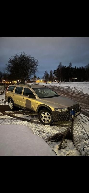 Begagnad 2001 Volvo XC70 Kombi | 24 000 kr (Marknadspris) - Bild 1/3