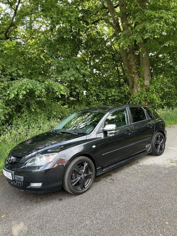 Svart Begagnad 2008 Mazda 3 Inclusive Halvkombi | 27 000 kr (Marknadspris) - Bild 1/4