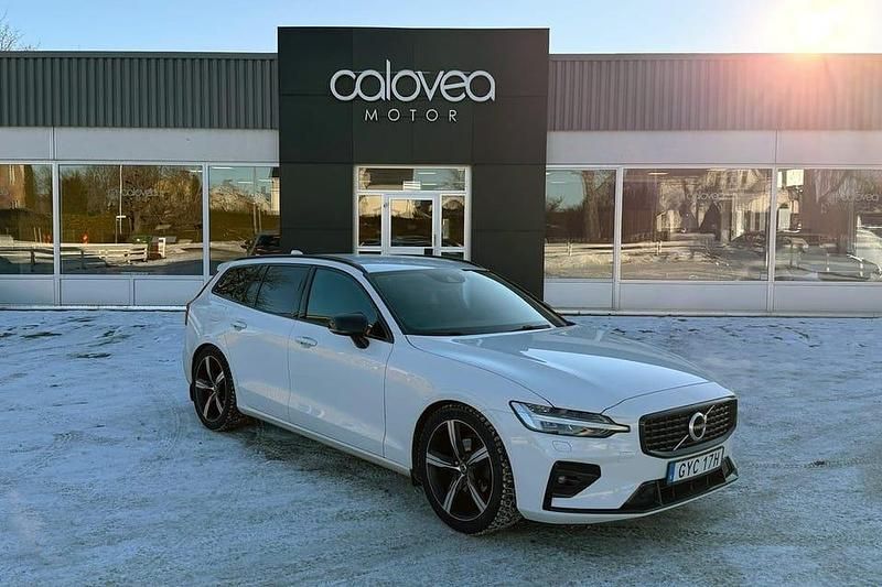 Vit Begagnad 2020 Volvo V60 R-Design Kombi | 269 900 kr (Lite dyr) - Bild 1/4
