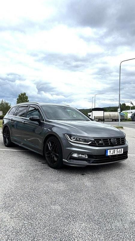 Grå Begagnad 2017 VW Passat GTS Kombi | 191 000 kr (Marknadspris) - Bild 1/4