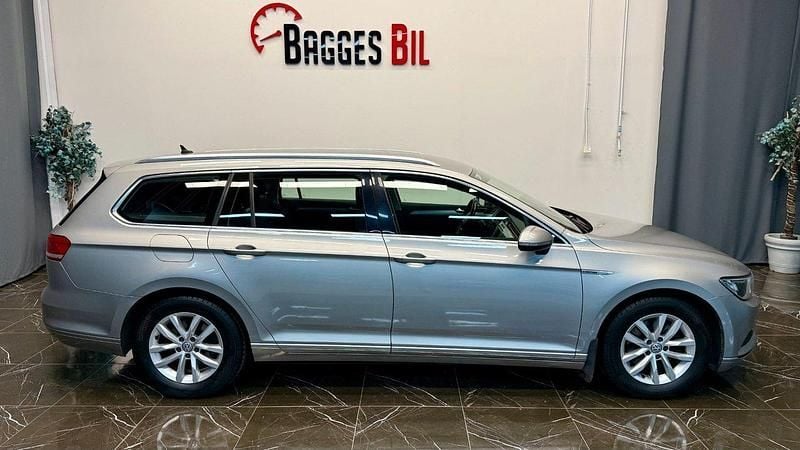 Silver Begagnad 2016 VW Passat Kombi | 89 000 kr (Marknadspris) - Bild 1/4