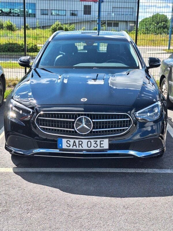 Svart Begagnad 2023 Mercedes E220 Kombi | 375 000 kr (Bra pris) - Bild 1/4