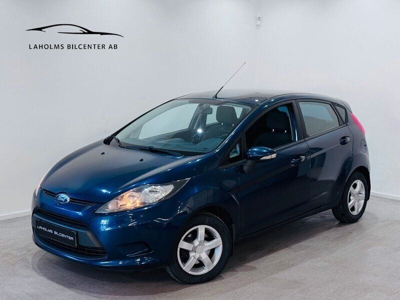 Blå Begagnad 2012 Ford Fiesta Trend Halvkombi | 54 900 kr (Marknadspris) - Bild 1/4