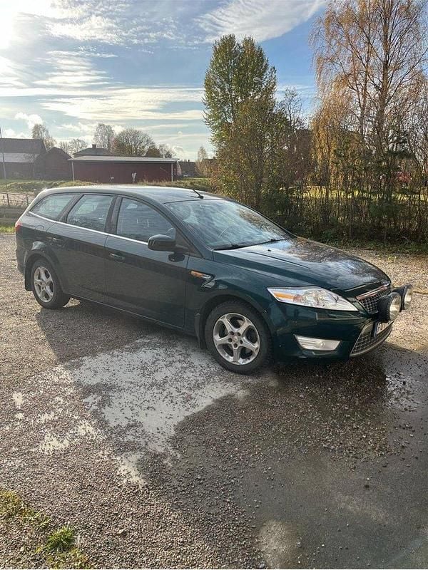 Grön Begagnad 2007 Ford Mondeo Titanium Kombi | 35 000 kr (Dyr) - Bild 1/3
