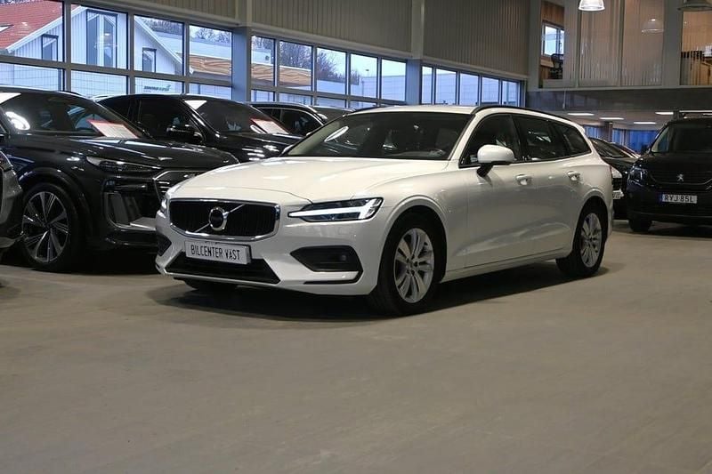 Vit Begagnad 2020 Volvo V60 Momentum Kombi | 229 000 kr (Marknadspris) - Bild 1/4