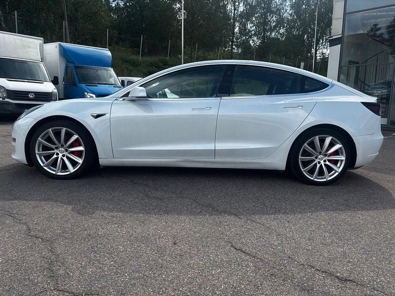 Vit Begagnad 2020 Tesla Model 3 Performance Sedan | 139 000 kr - Bild 1/4