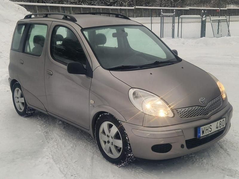 Begagnad 2005 Toyota Yaris Verso Minibuss | 23 900 kr - Bild 1/4