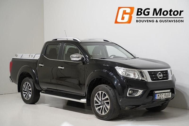 Svart Begagnad 2016 Nissan Navara 360º Pickup | 248 900 kr (Marknadspris) - Bild 1/4