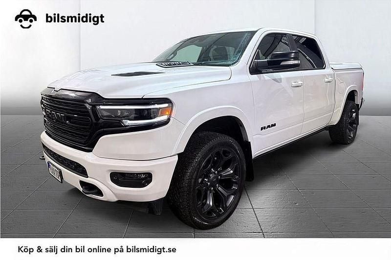 Vit Begagnad 2022 Dodge Ram Limited Pickup | 809 800 kr (Marknadspris) - Bild 1/3
