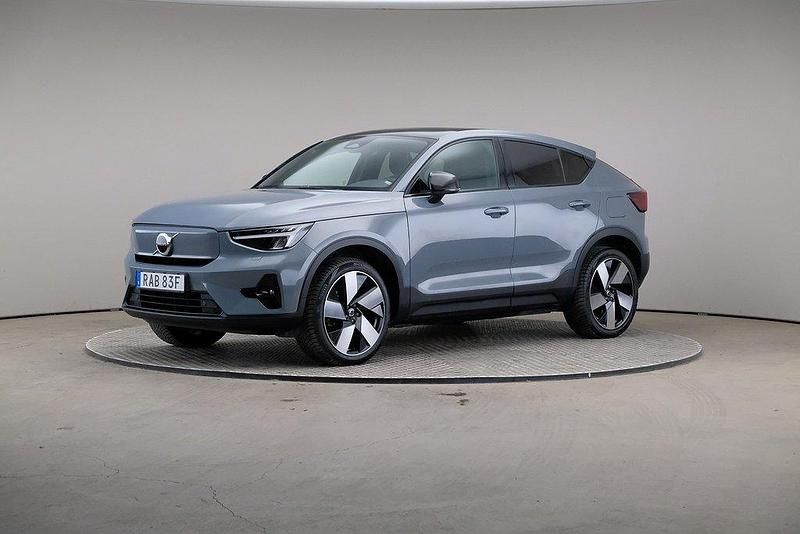 Grå Begagnad 2022 Volvo EC40 Plus SUV | 319 000 kr (Marknadspris) - Bild 1/4
