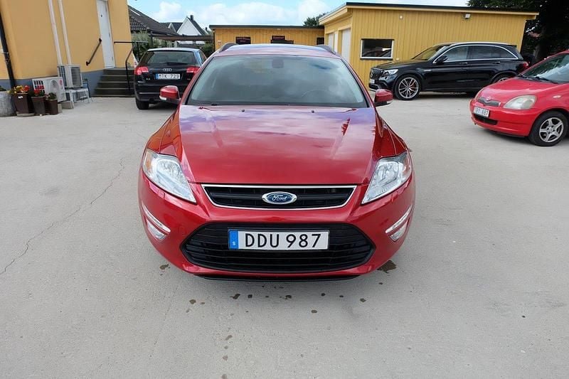 Röd Begagnad 2014 Ford Mondeo Sport Kombi | 89 900 kr (Bra pris) - Bild 1/4