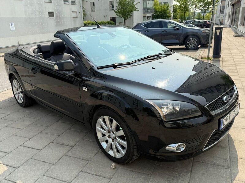 Svart Begagnad 2008 Ford Focus Cabriolet Cab | 50 000 kr - Bild 1/4