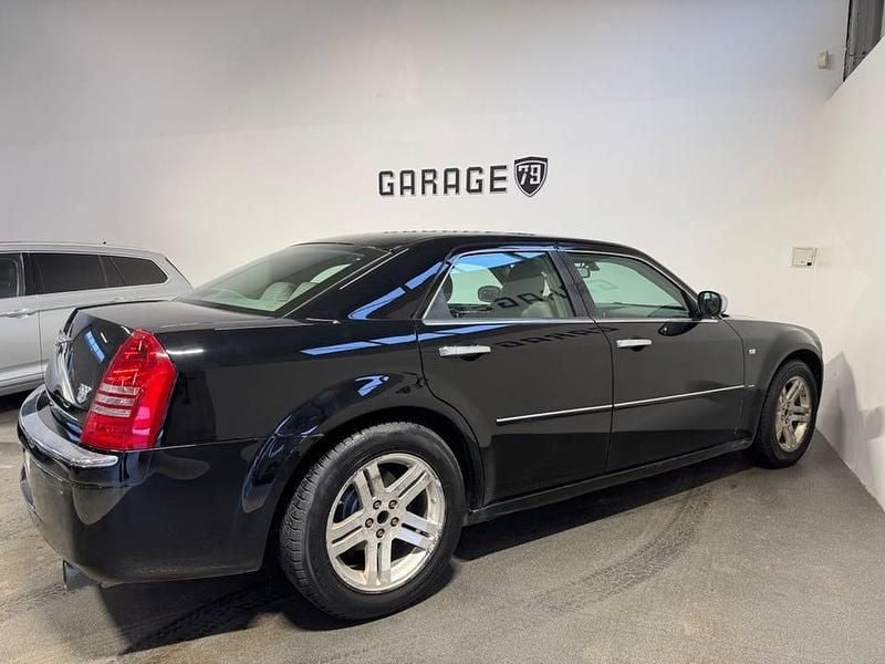 Begagnad Chrysler 300C 340 HK (250 kW) 2007 Svart