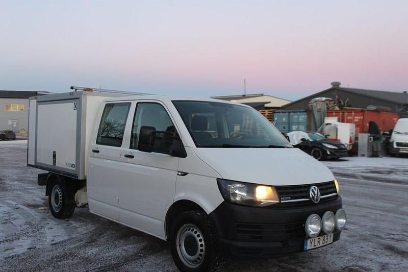 Vit Begagnad 2018 VW T6 Van | 195 000 kr (Dyr) - Bild 1/4