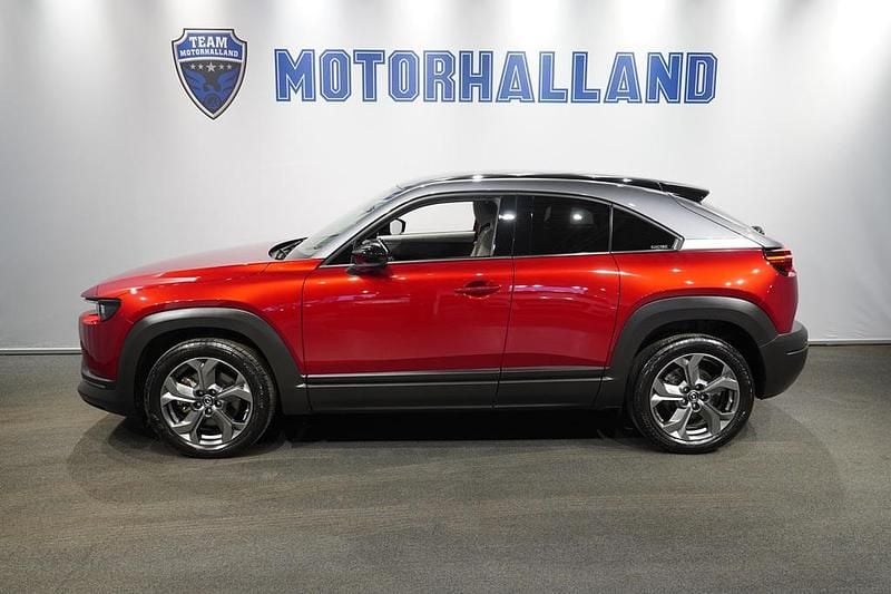 Röd Begagnad 2021 Mazda MX30 SUV | 179 900 kr (Lite dyr) - Bild 1/4